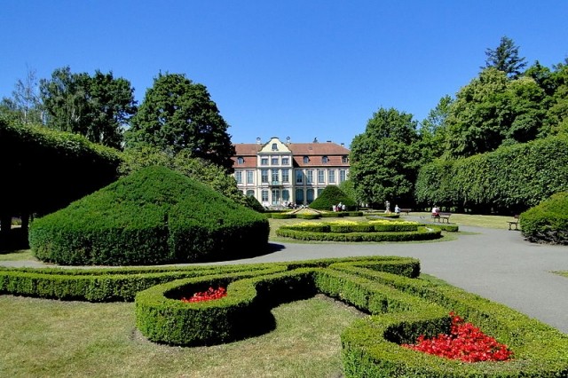 сад вокруг аббатского дворца