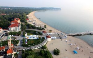 Песчаные пляжи в Сопоте, Польша -StudentPortal
