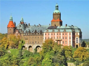 Ксенж, один з найкрасивіших середньовічних замків в Європі - StudentPortal