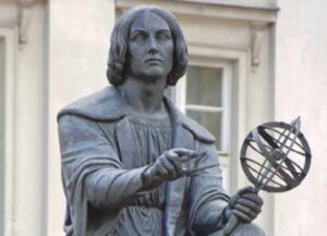 Статуя известного польского ученого Николая Коперника - StudentPortal