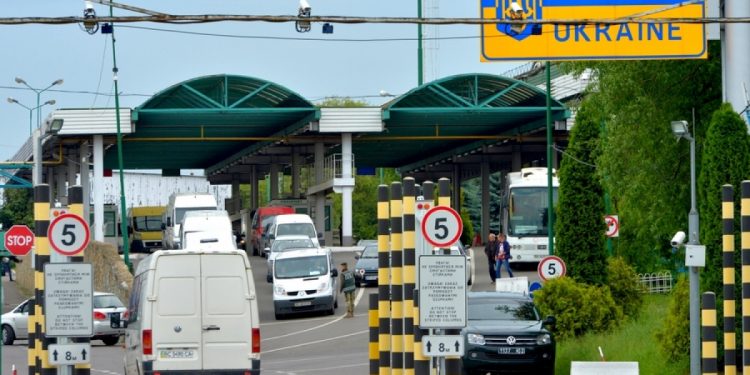 Пропуск Шегини-Медика открыт для пешего перехода границы