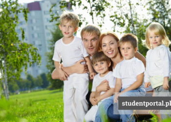 Karta Dużej Rodziny, або Карта Великої Сім’ї – соціальна програма для багатодітних сімей