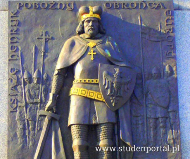 Рельєф Генріха II Побожного на пам'ятнику на честь 760-річчя Легницької битви - StudentPortal