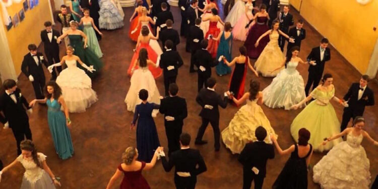 Випускний бал для учнів у Польщі - StudentPortal