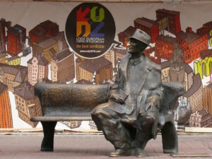 Пам'ятник Юліаноу Тувімому - StudentPortal